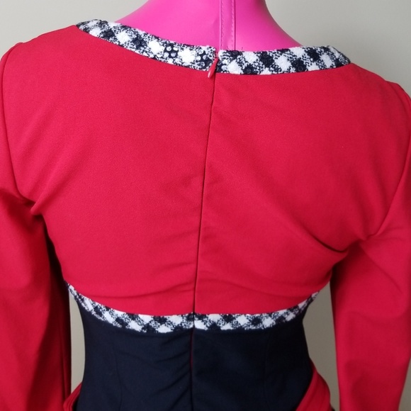 ROUGE & LEVRES CLASSIC RUNWAY RED DRESS - Picture 6 of 8